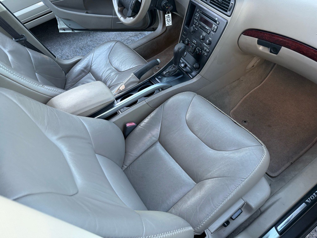 2004 Volvo XC70 Image 50