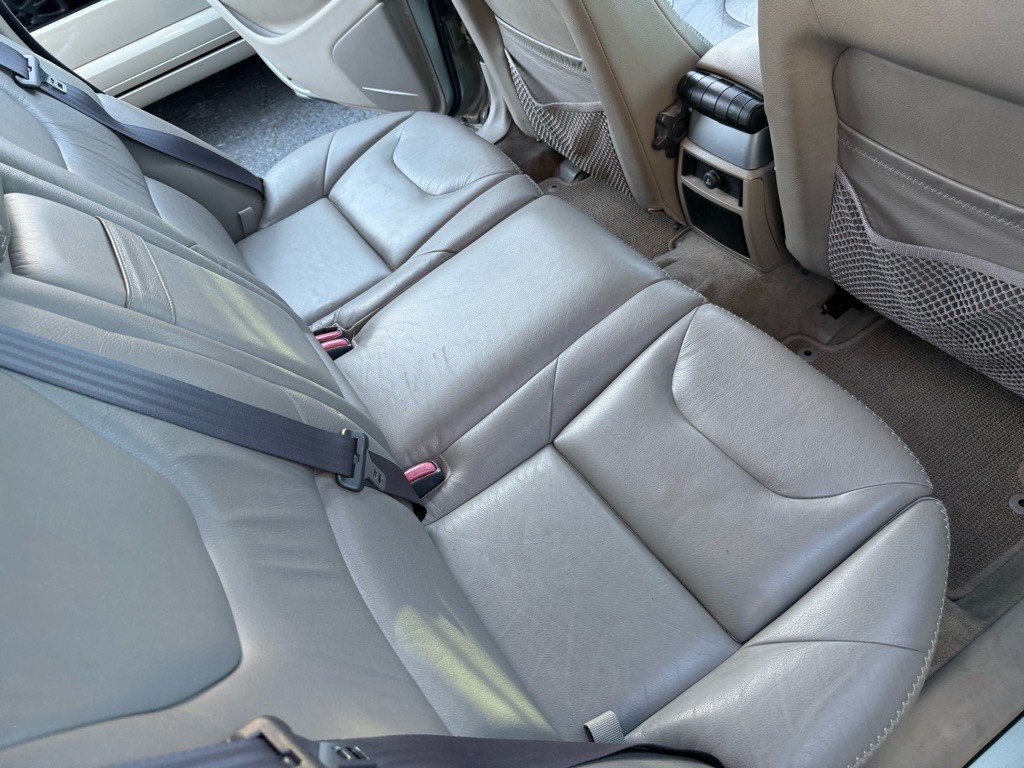 2004 Volvo XC70 Image 52