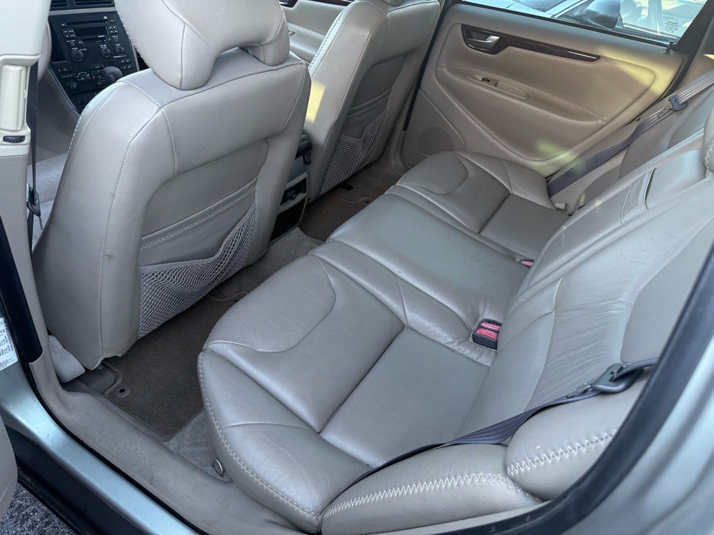 2004 Volvo XC70 Image 56