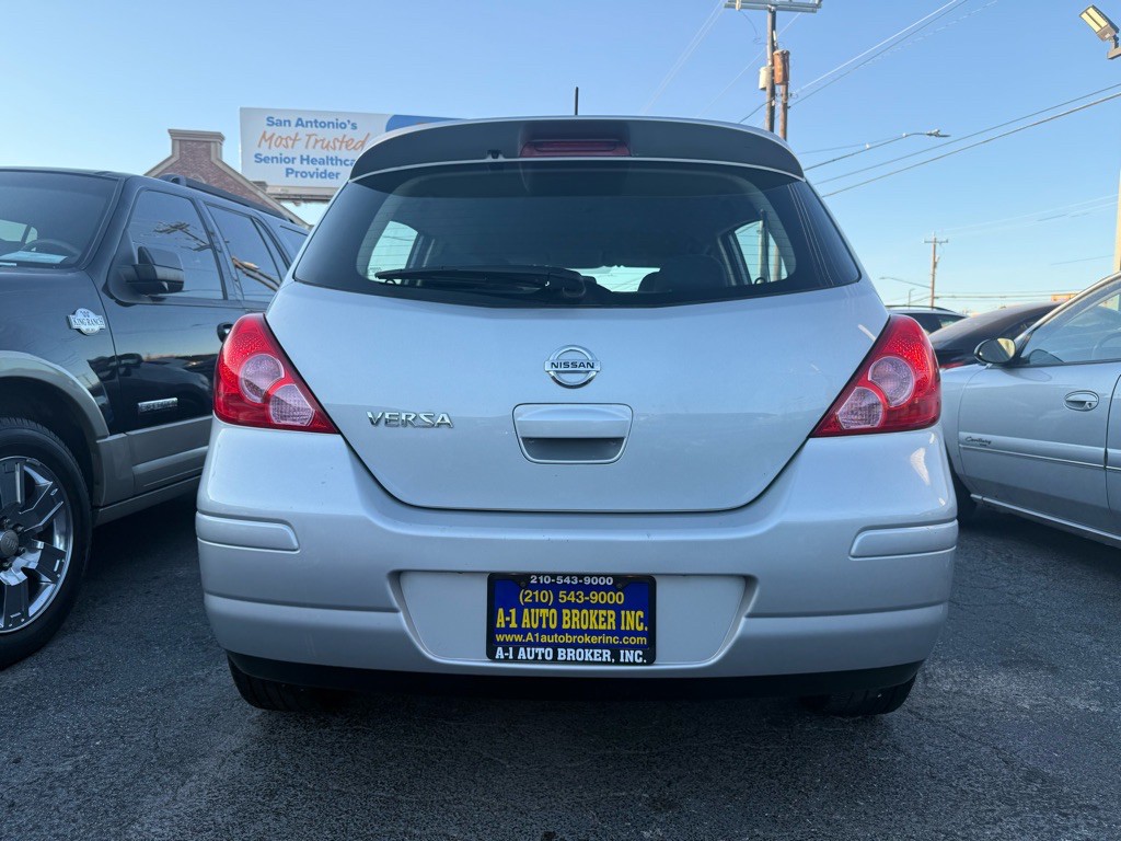 2009 Nissan Versa Image 3