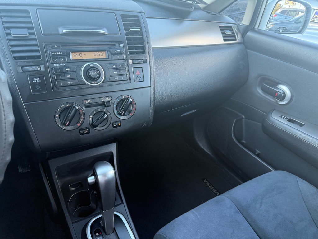 2009 Nissan Versa Image 25