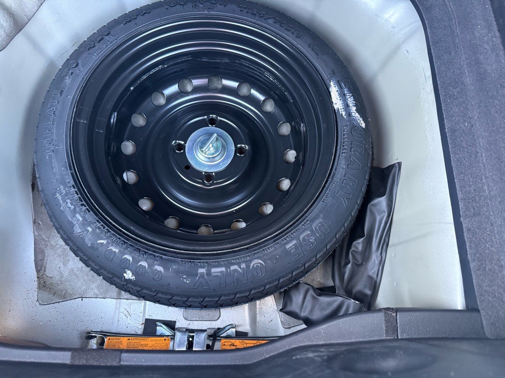 2009 Nissan Versa Image 33