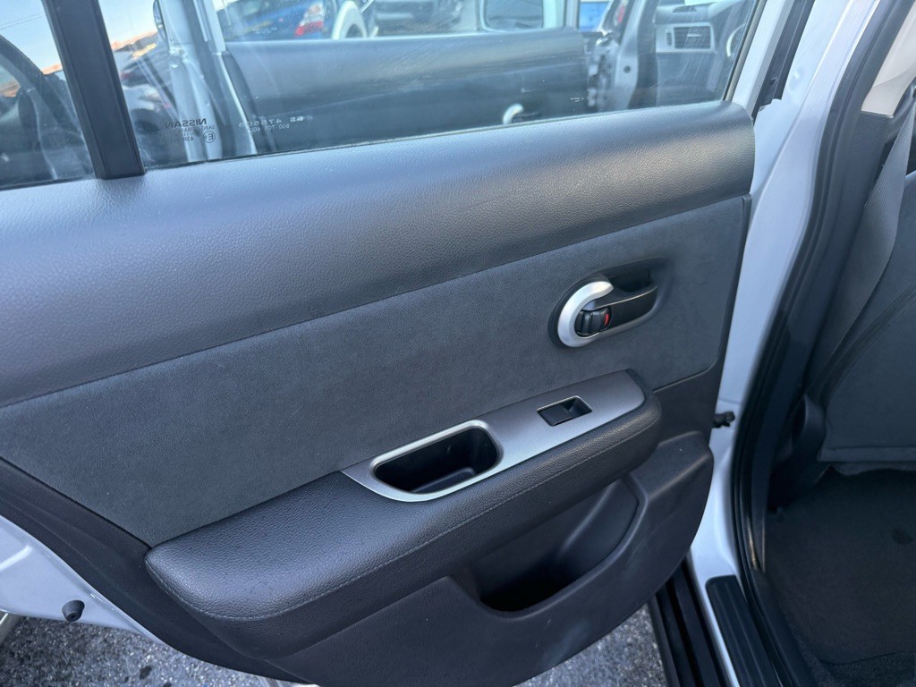 2009 Nissan Versa Image 34