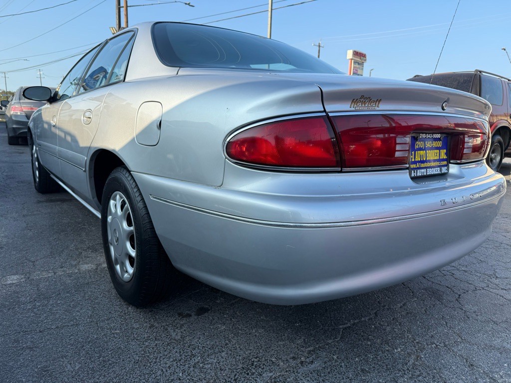 2002 Buick Century Image 2