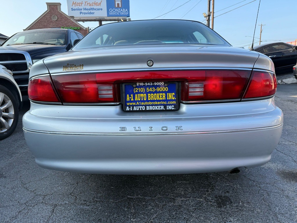 2002 Buick Century Image 3