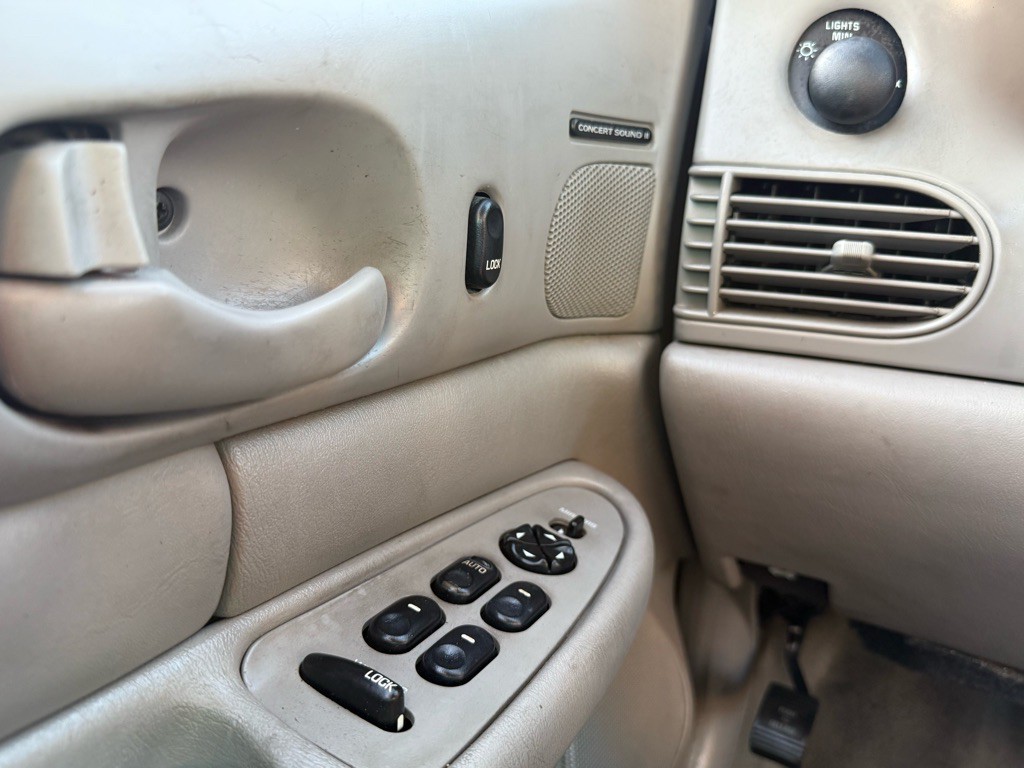 2002 Buick Century Image 21