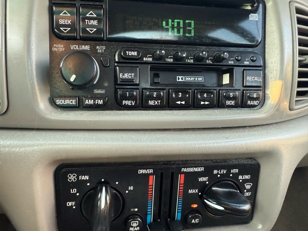 2002 Buick Century Image 23