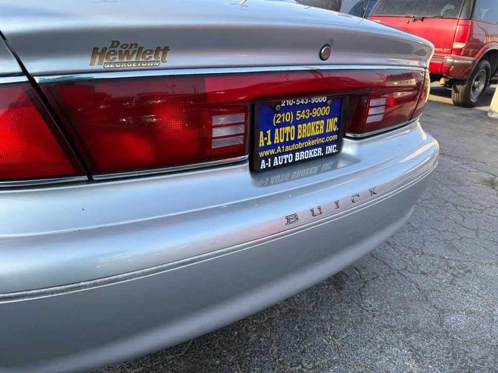 2002 Buick Century Image 30