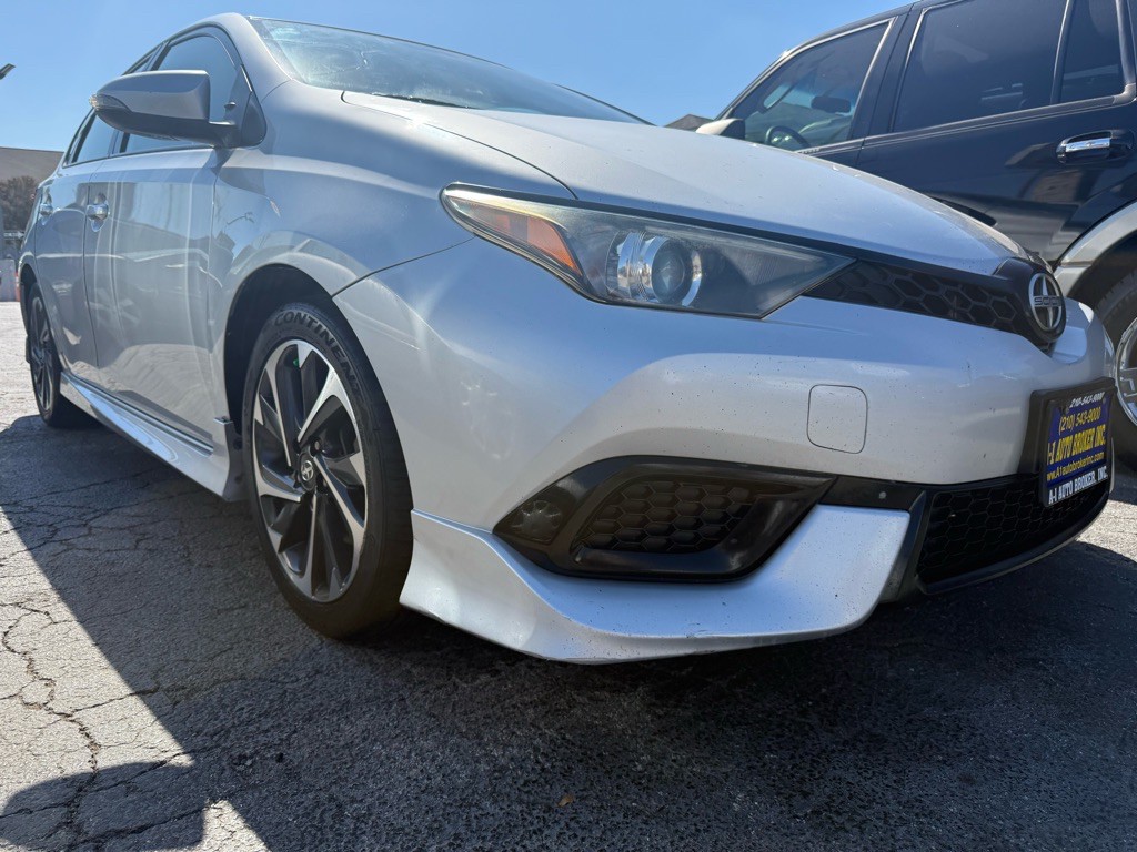 2016 Toyota Corolla Image 5