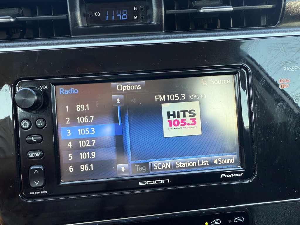 2016 Toyota Corolla Image 27