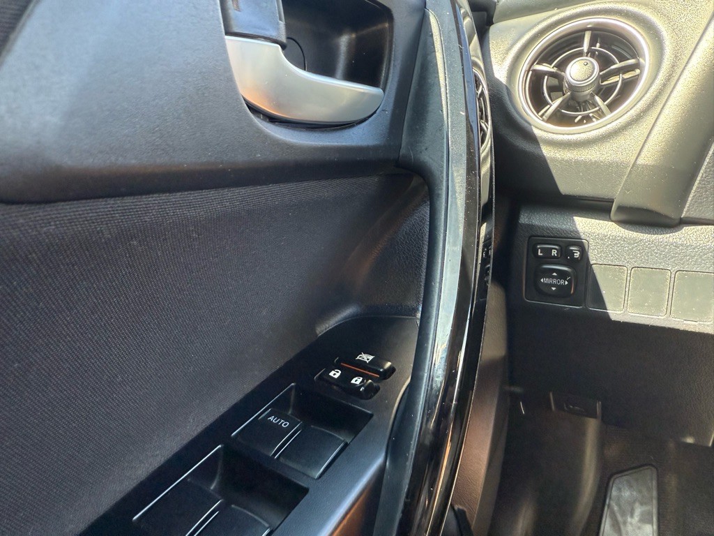 2016 Toyota Corolla Image 36