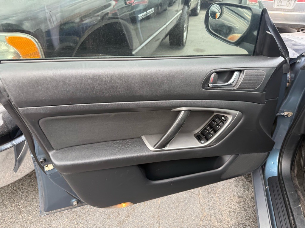 2005 Subaru Legacy Image 8