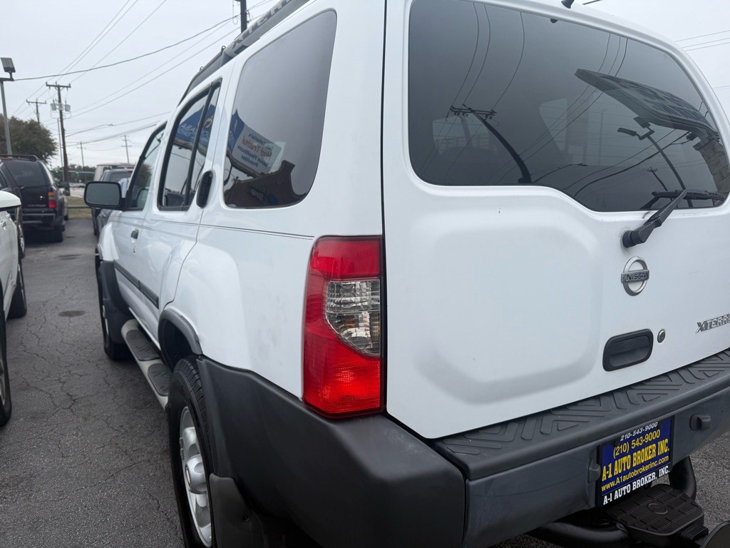2003 Nissan Xterra Image 2