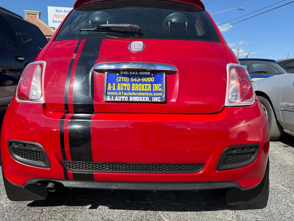 2015 FIAT 500 Image 3