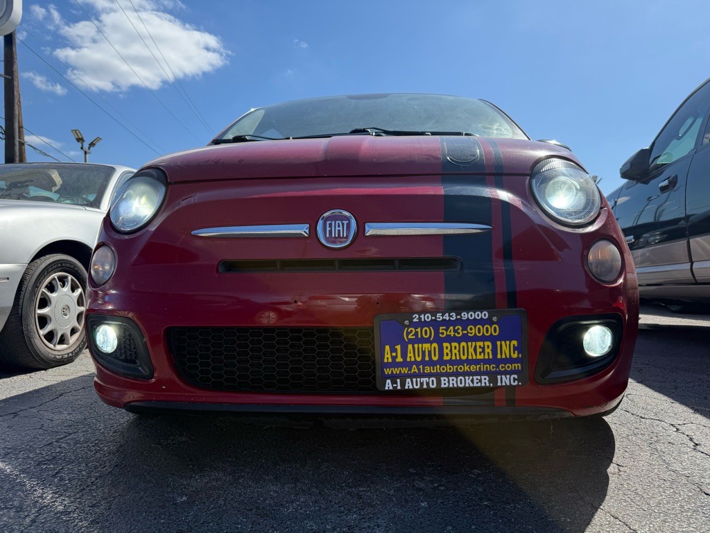 2015 FIAT 500 Image 7