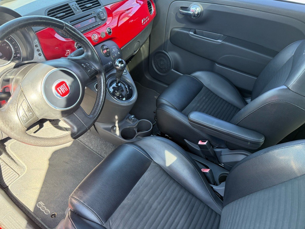 2015 FIAT 500 Image 14