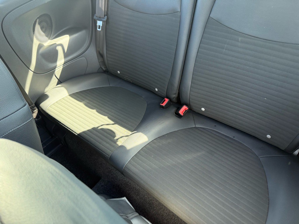2015 FIAT 500 Image 16