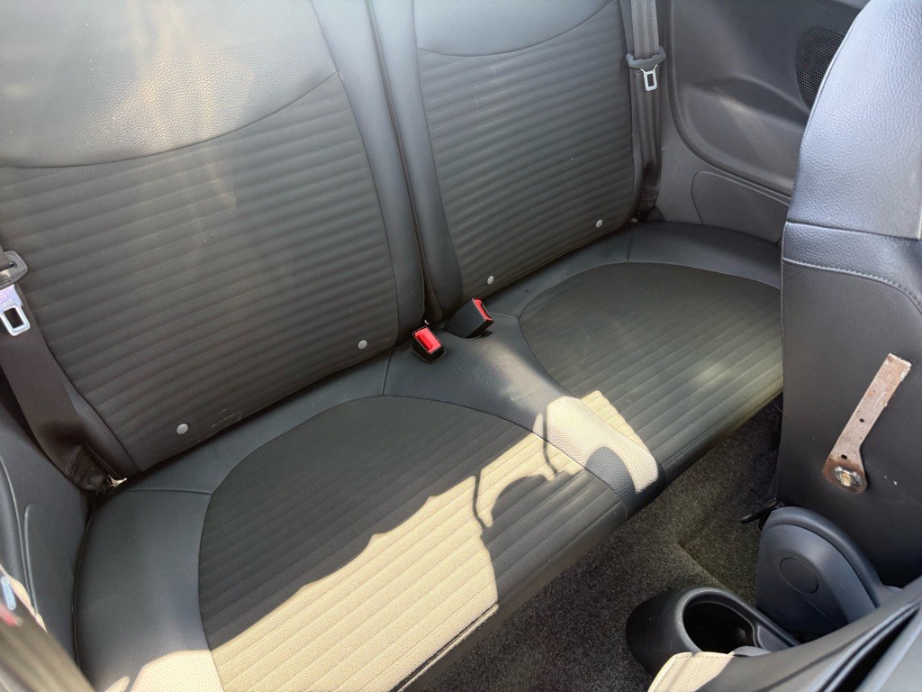 2015 FIAT 500 Image 18