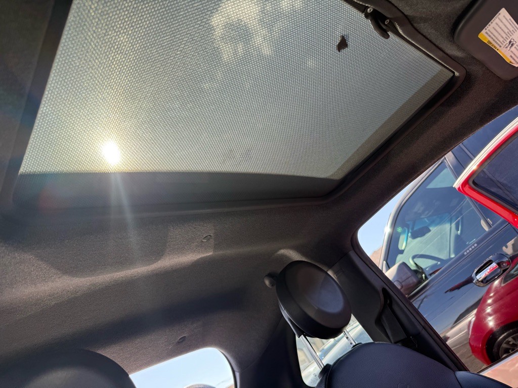 2015 FIAT 500 Image 20