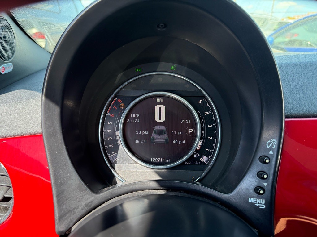 2015 FIAT 500 Image 33