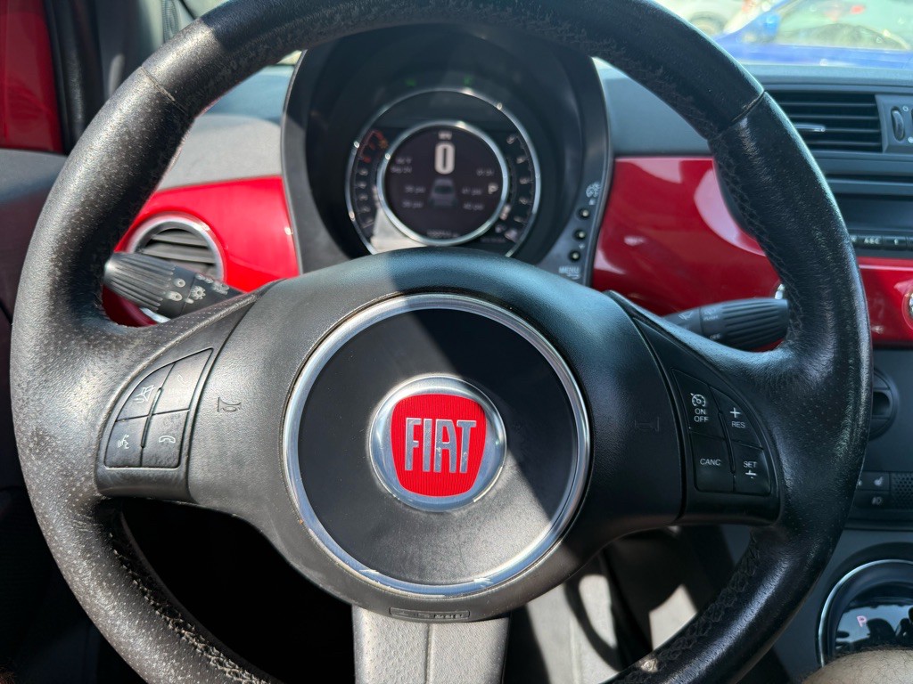 2015 FIAT 500 Image 34