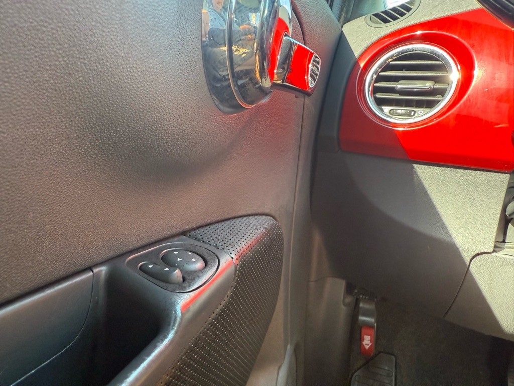 2015 FIAT 500 Image 37