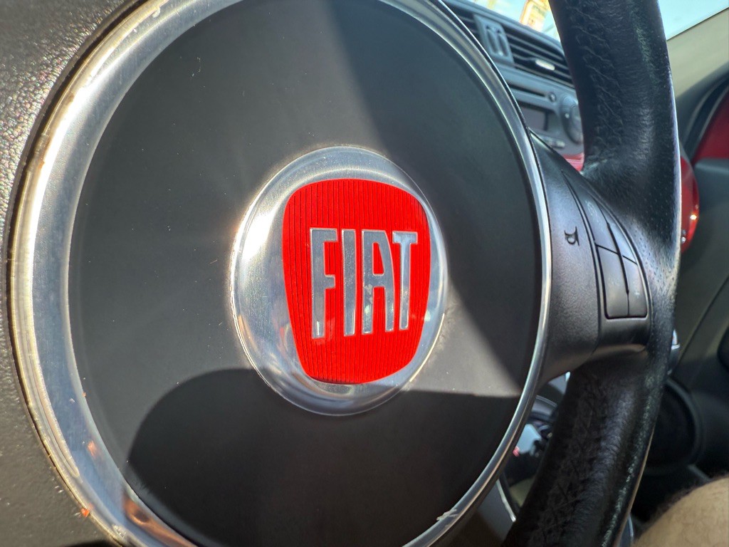 2015 FIAT 500 Image 38