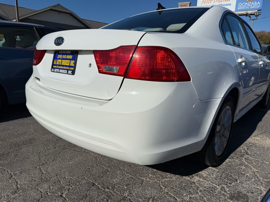 2010 Kia Optima Image 4