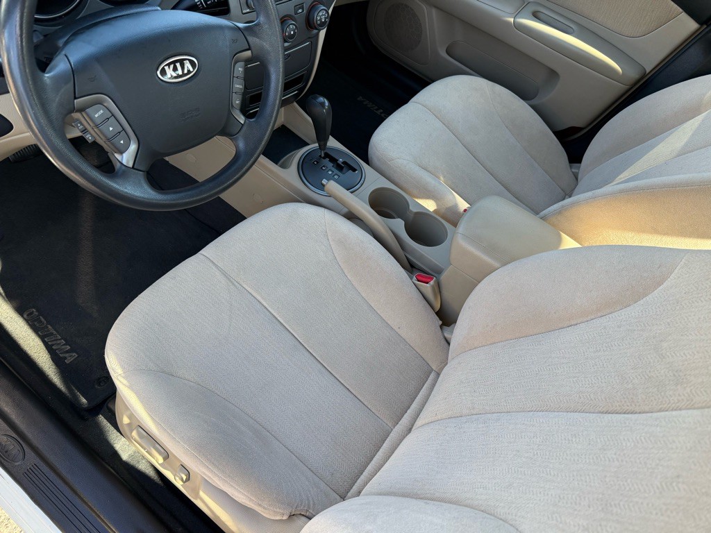 2010 Kia Optima Image 12
