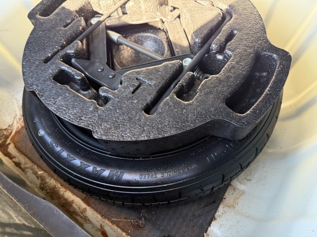 2010 Kia Optima Image 31