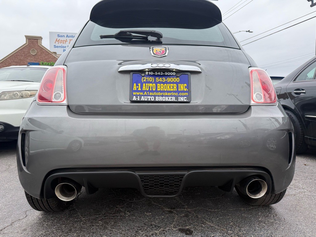 2013 FIAT 500 Image 3