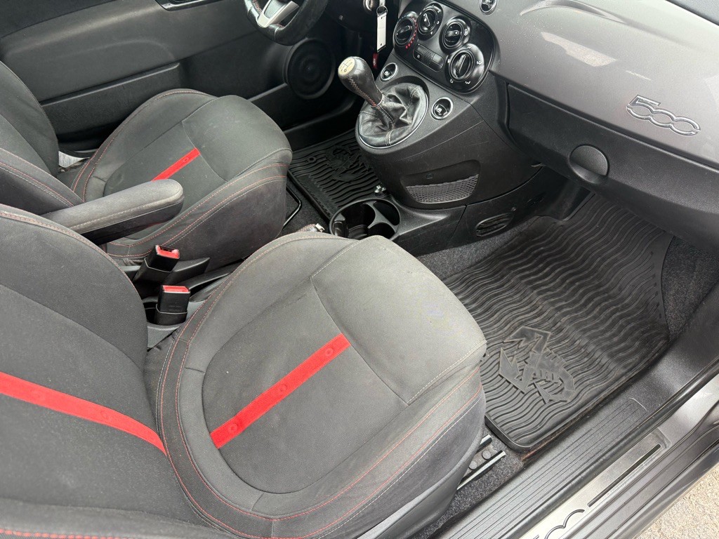 2013 FIAT 500 Image 40