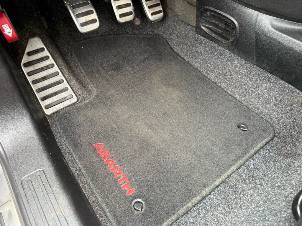 2013 FIAT 500 Image 44