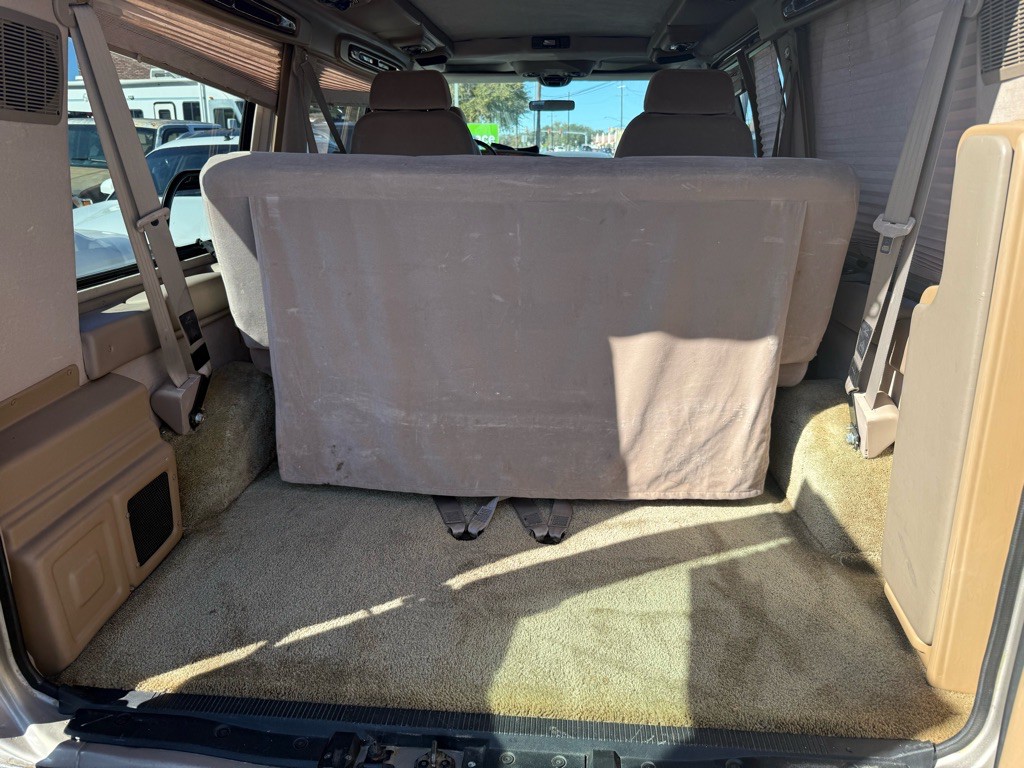 2001 Ford Econoline Image 11