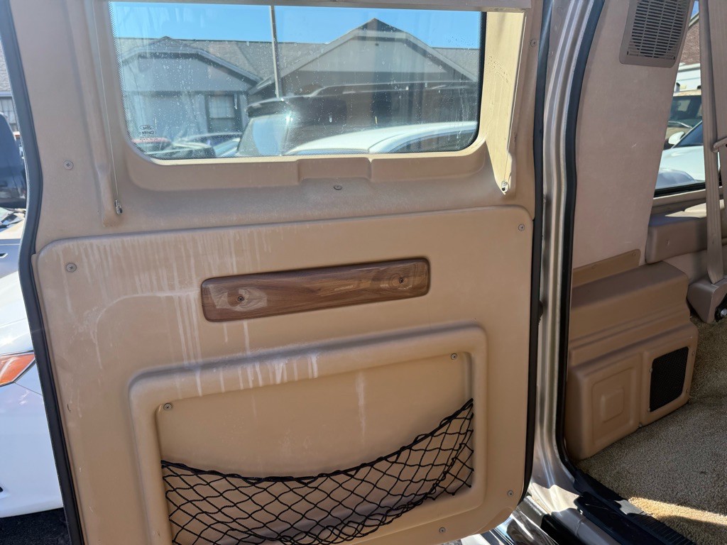 2001 Ford Econoline Image 18