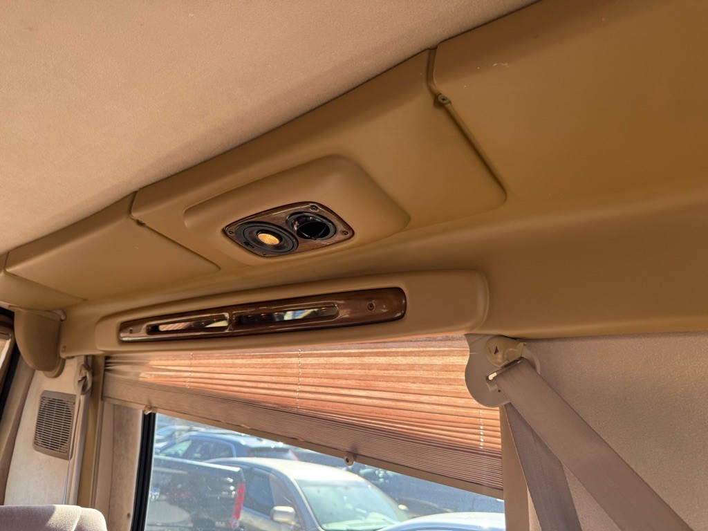 2001 Ford Econoline Image 26