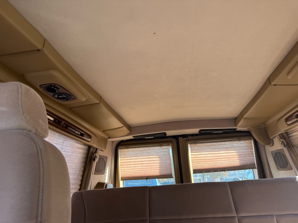 2001 Ford Econoline Image 27