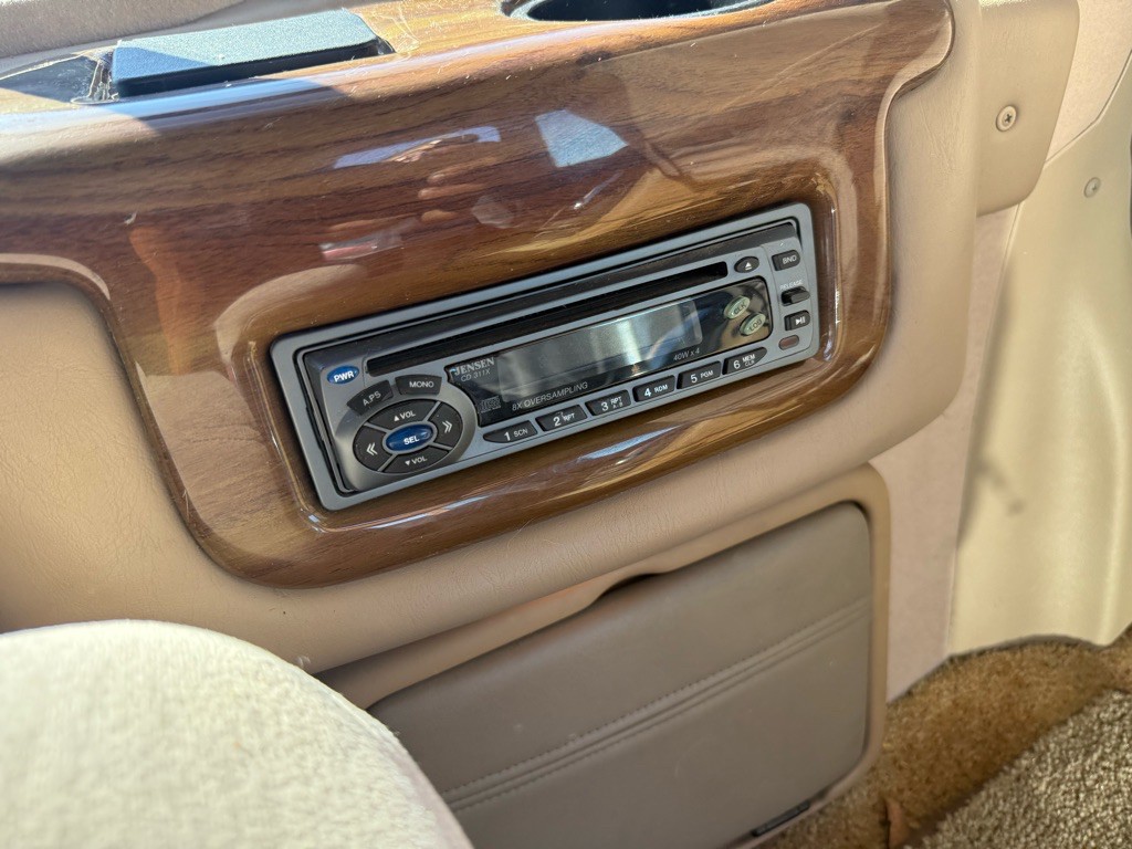 2001 Ford Econoline Image 34