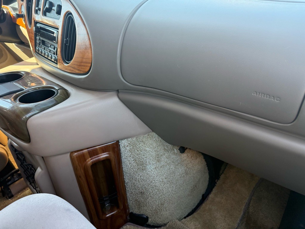 2001 Ford Econoline Image 35