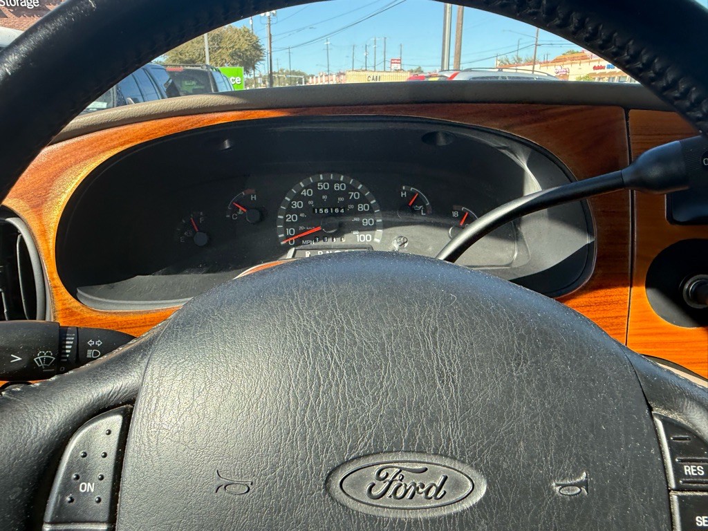 2001 Ford Econoline Image 40