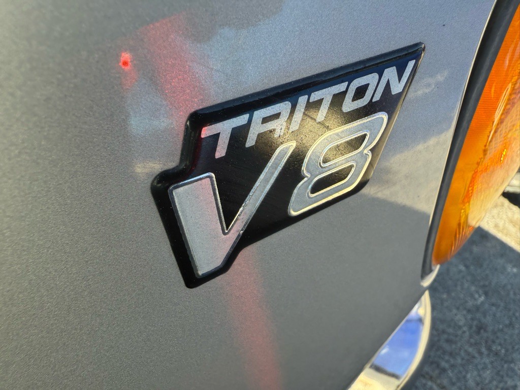 2001 Ford Econoline Image 41