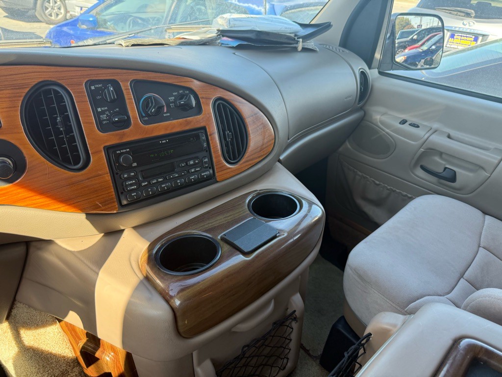 2001 Ford Econoline Image 42