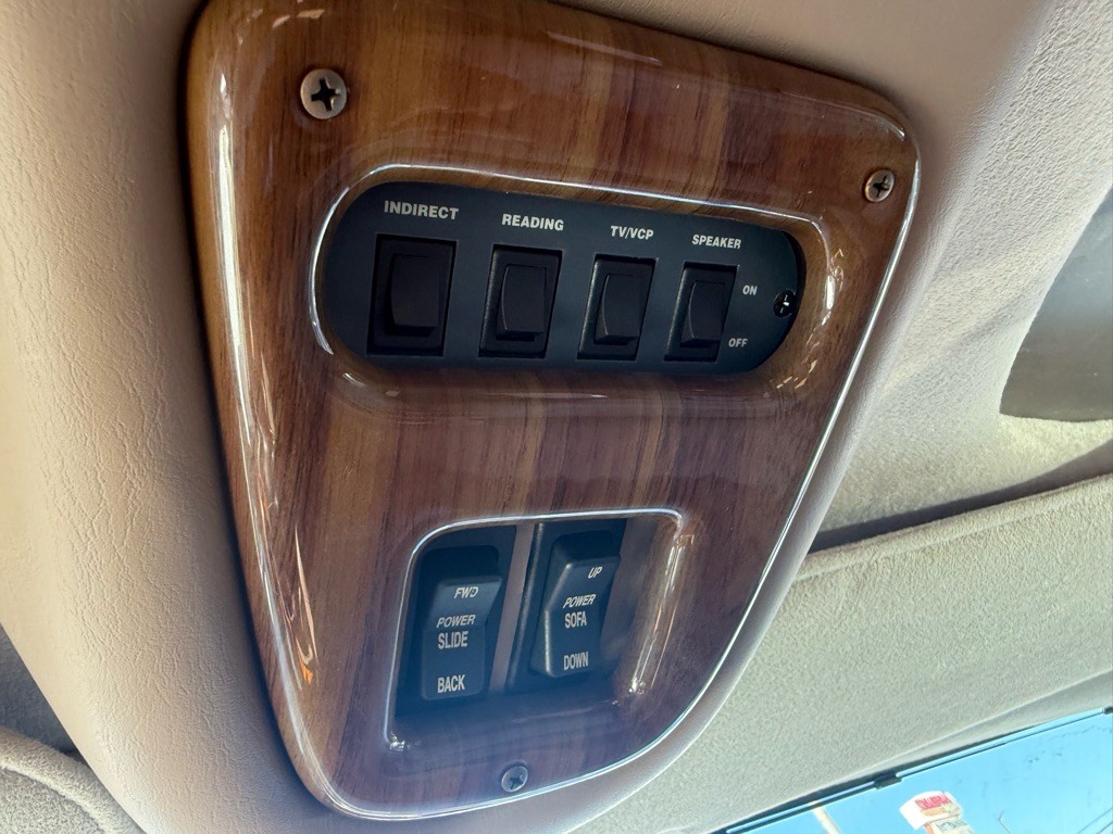 2001 Ford Econoline Image 44