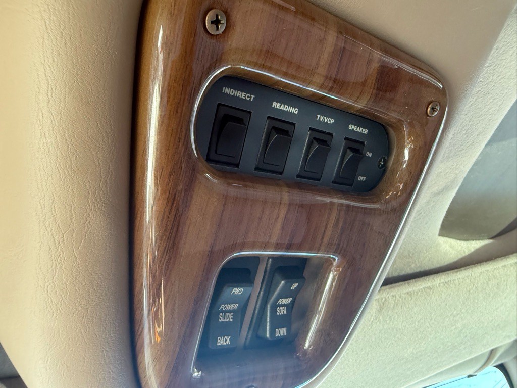 2001 Ford Econoline Image 47