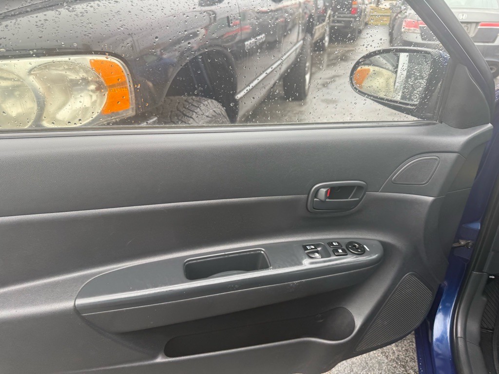 2008 Hyundai Accent Image 7