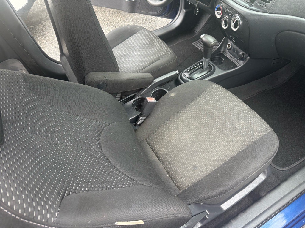 2008 Hyundai Accent Image 12