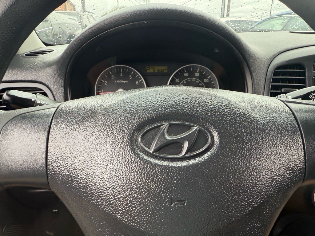 2008 Hyundai Accent Image 25