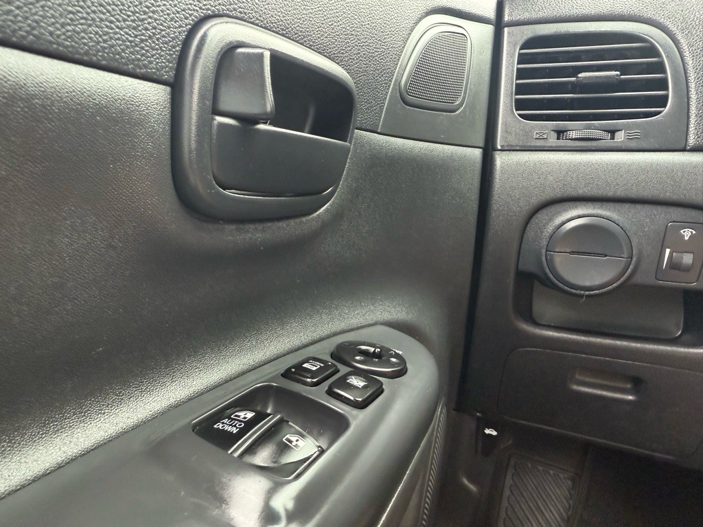 2008 Hyundai Accent Image 36