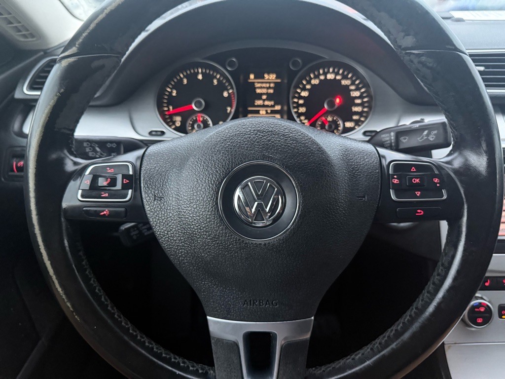 2013 Volkswagen CC Image 36