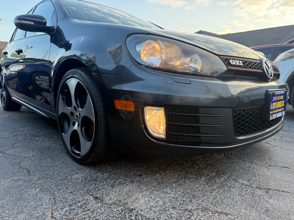 2011 Volkswagen GTI Image 5